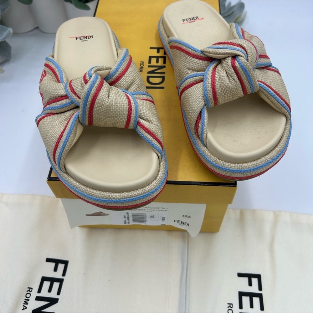 Women’s Fendi KNOT cursive sandals size 39.5 made in Italy